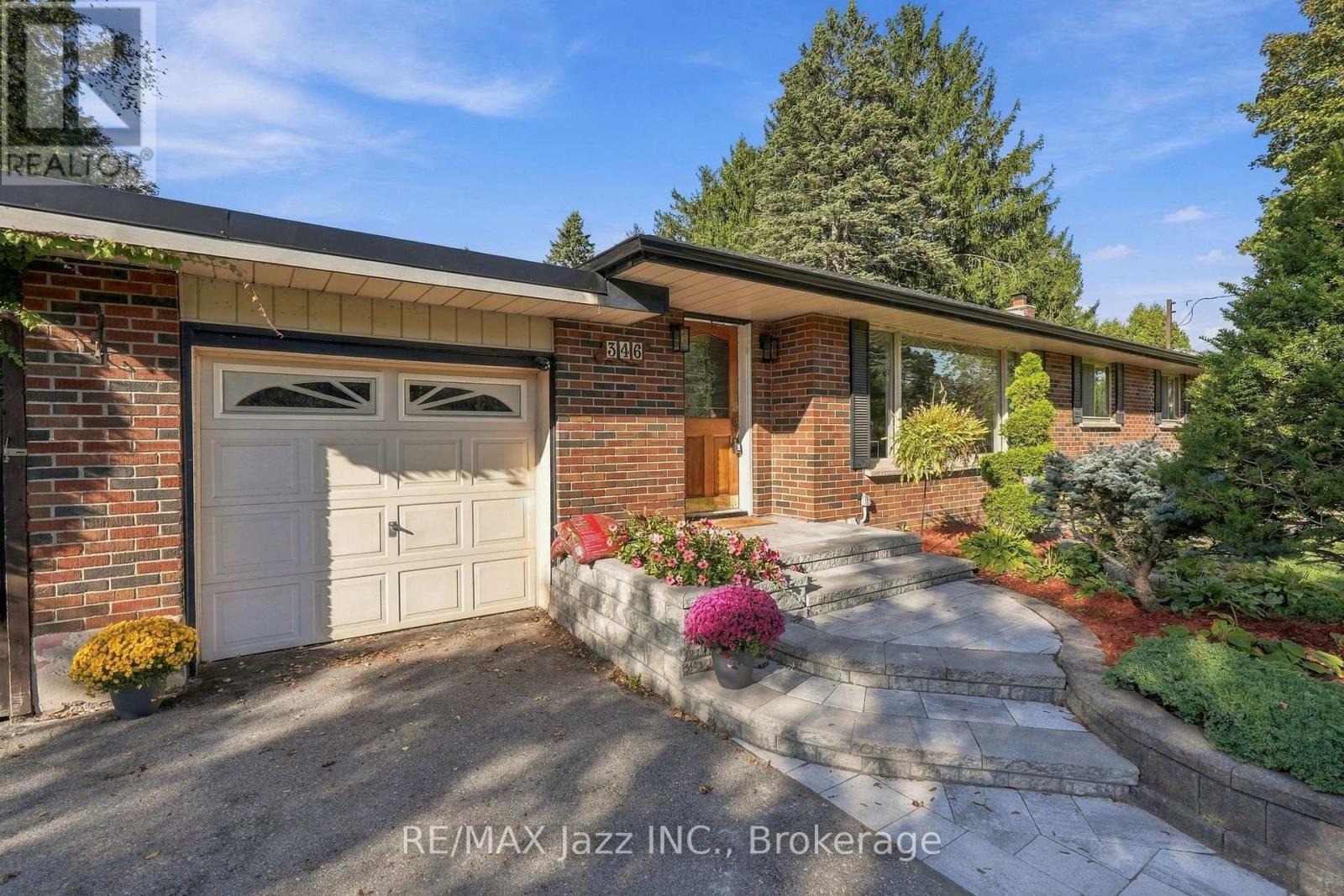 346 Conlin Road E Property Photo 6