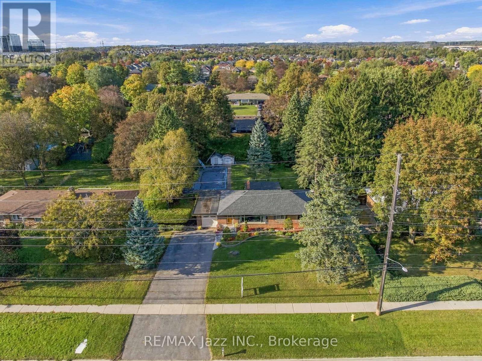 346 Conlin Road E Property Photo 9