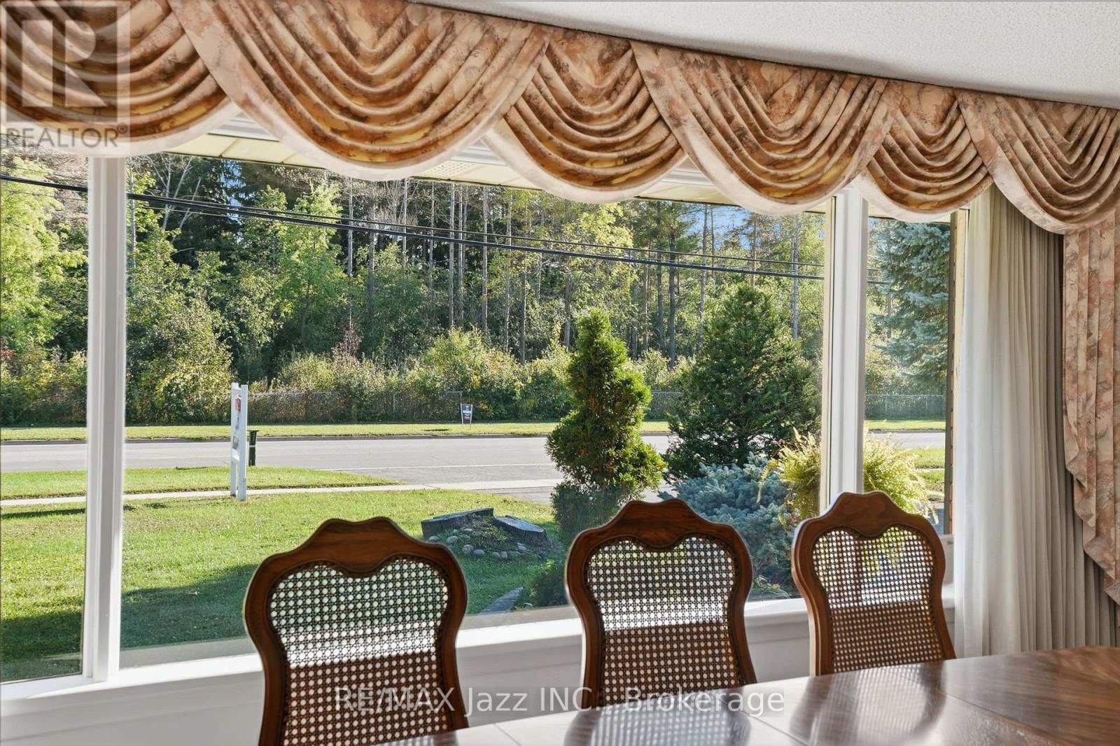 346 Conlin Road E Property Photo 16
