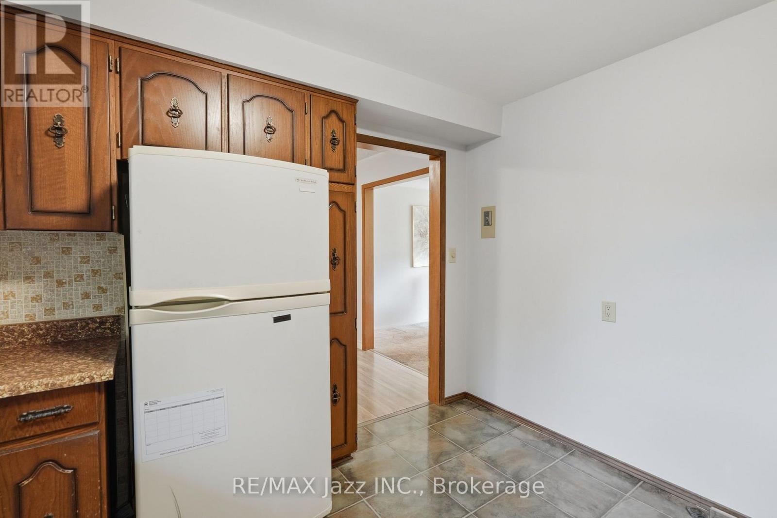 346 Conlin Road E Property Photo 19