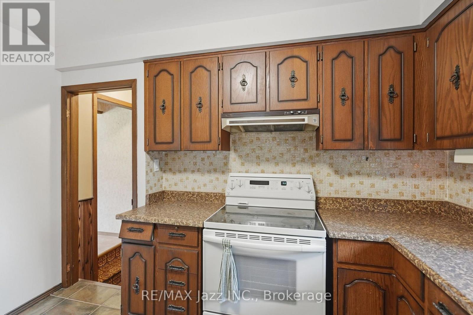 346 Conlin Road E Property Photo 20