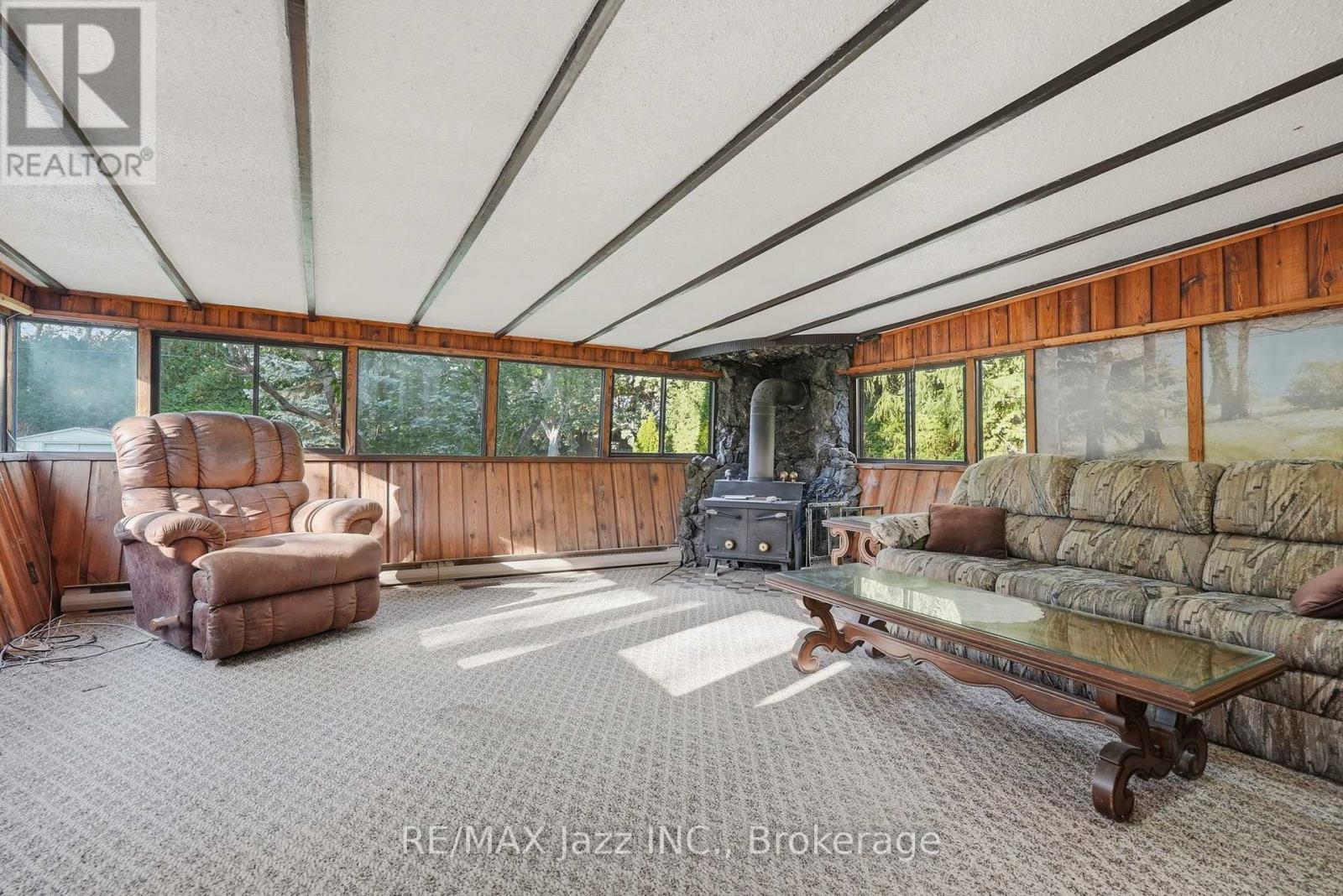 346 Conlin Road E Property Photo 21