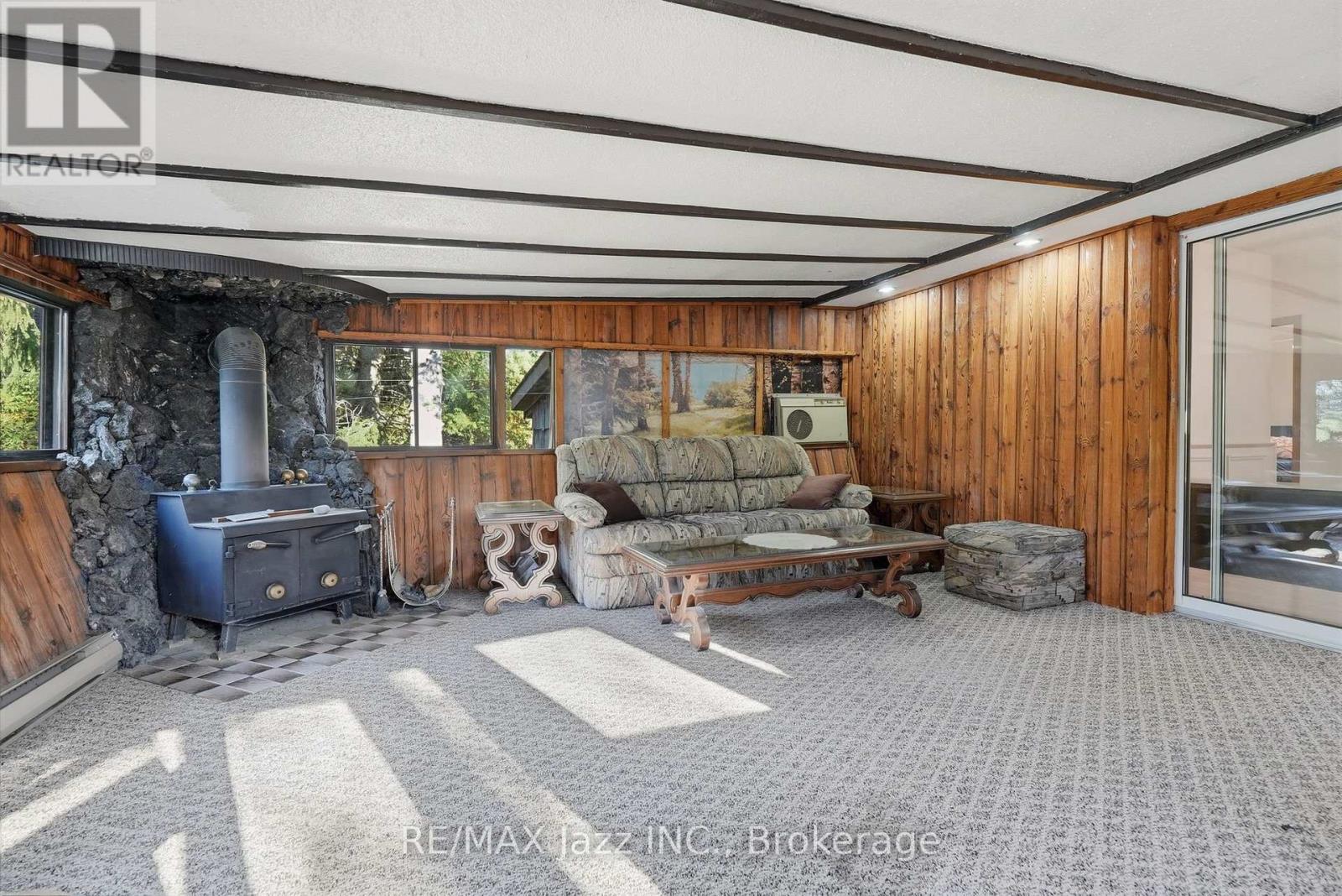 346 Conlin Road E Property Photo 23