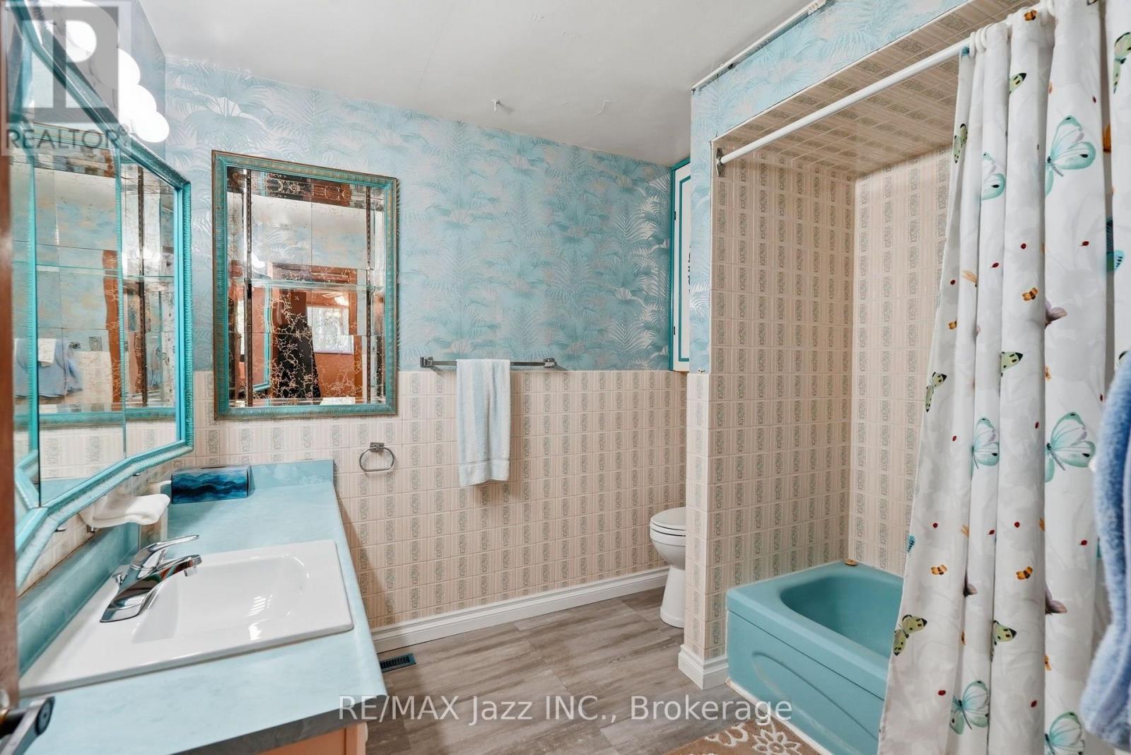 346 Conlin Road E Property Photo 24