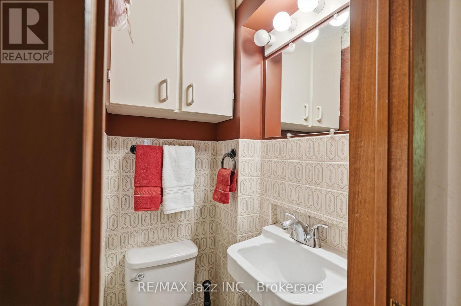 346 Conlin Road E Property Photo 27