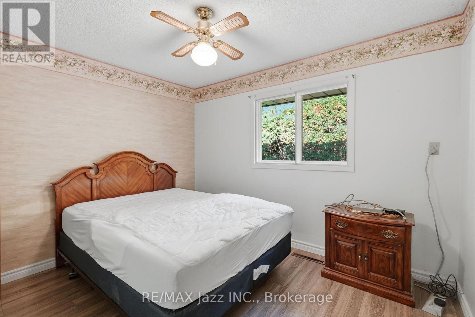 346 Conlin Road E Property Photo 28