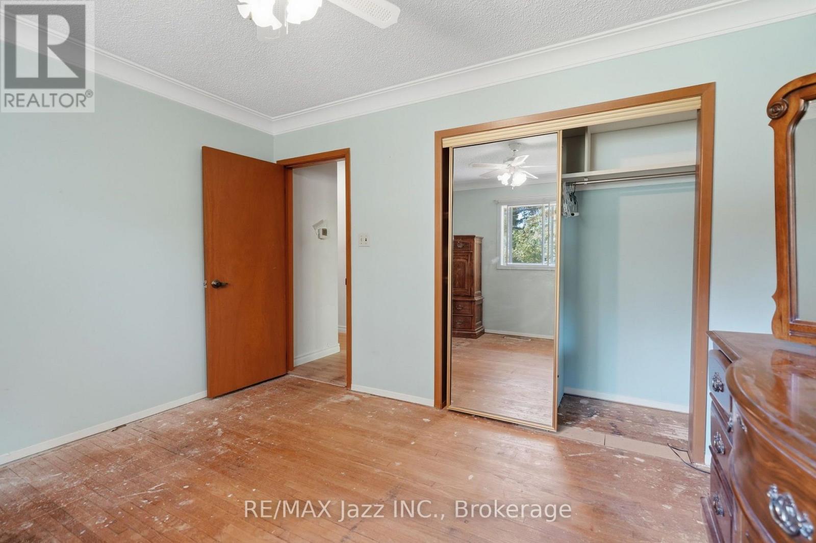 346 Conlin Road E Property Photo 30