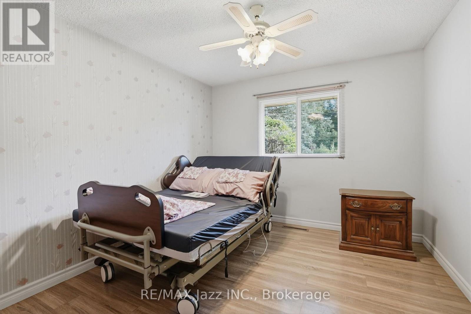 346 Conlin Road E Property Photo 31