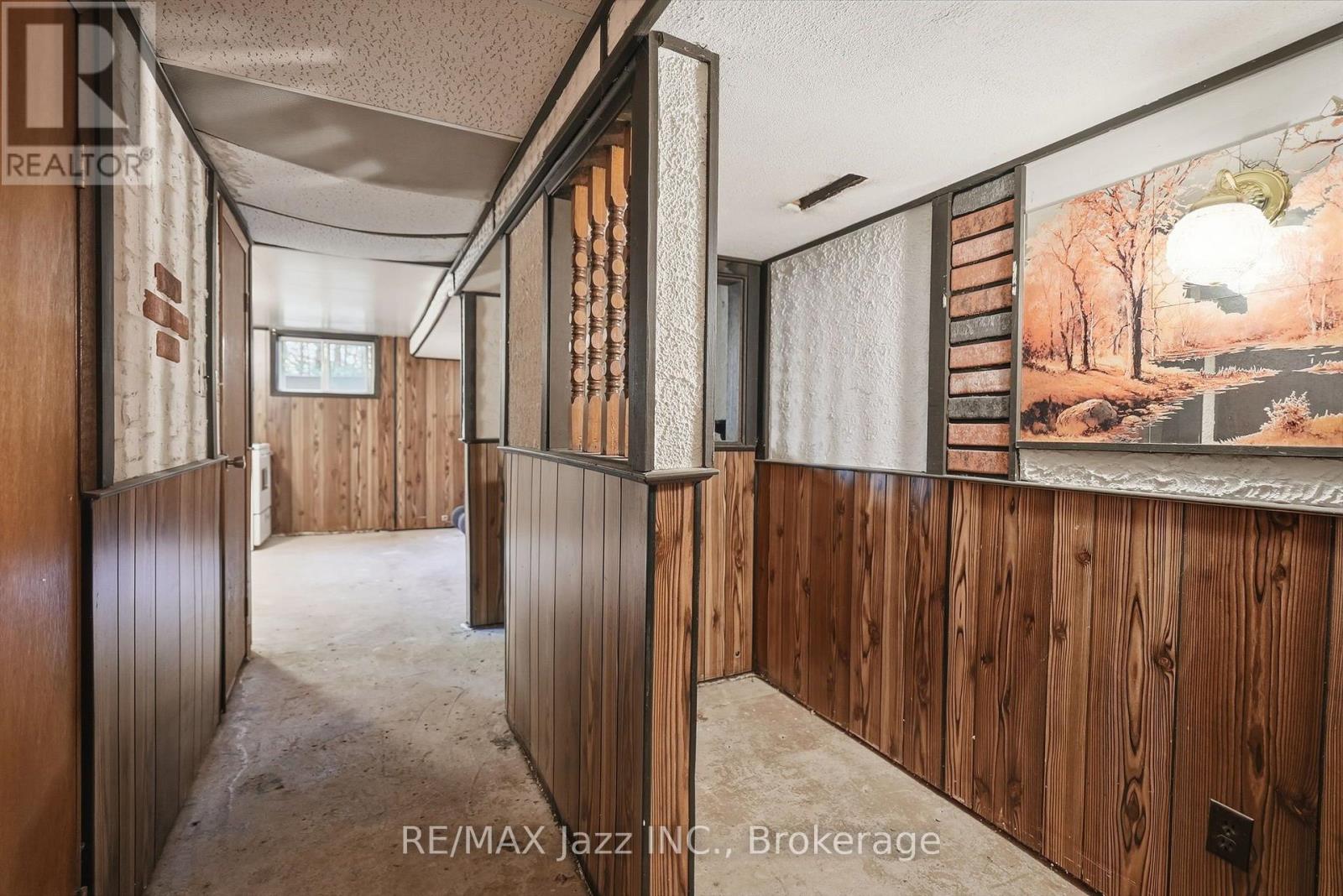 346 Conlin Road E Property Photo 32