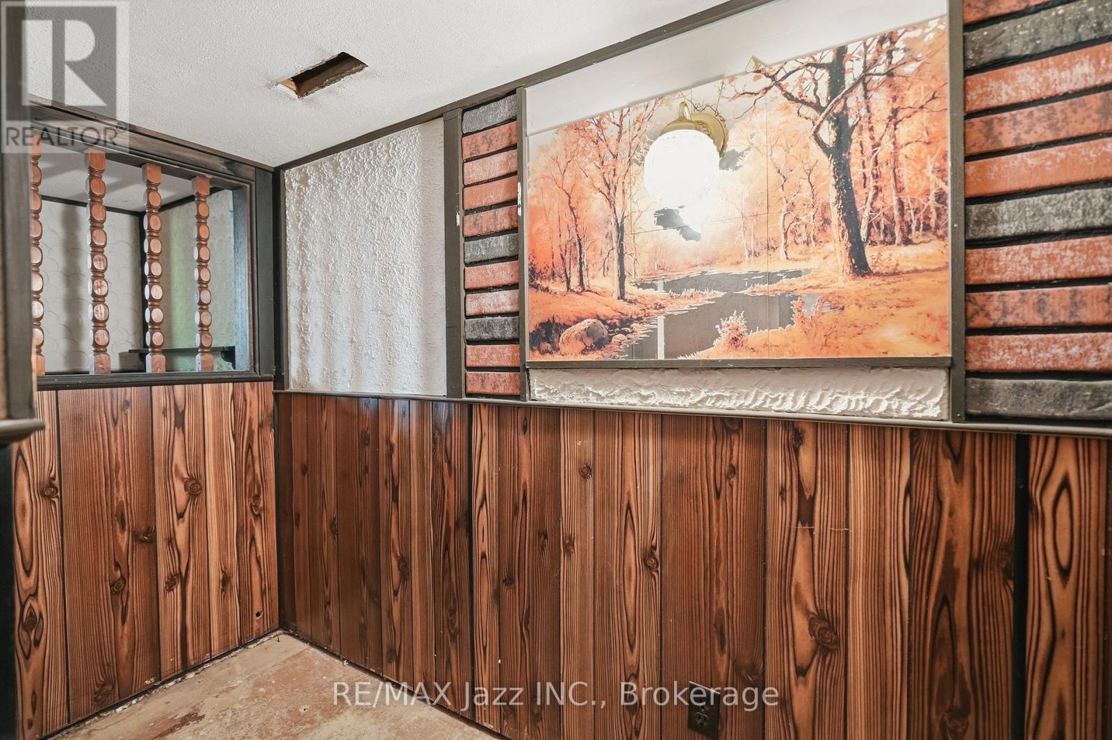 346 Conlin Road E Property Photo 33