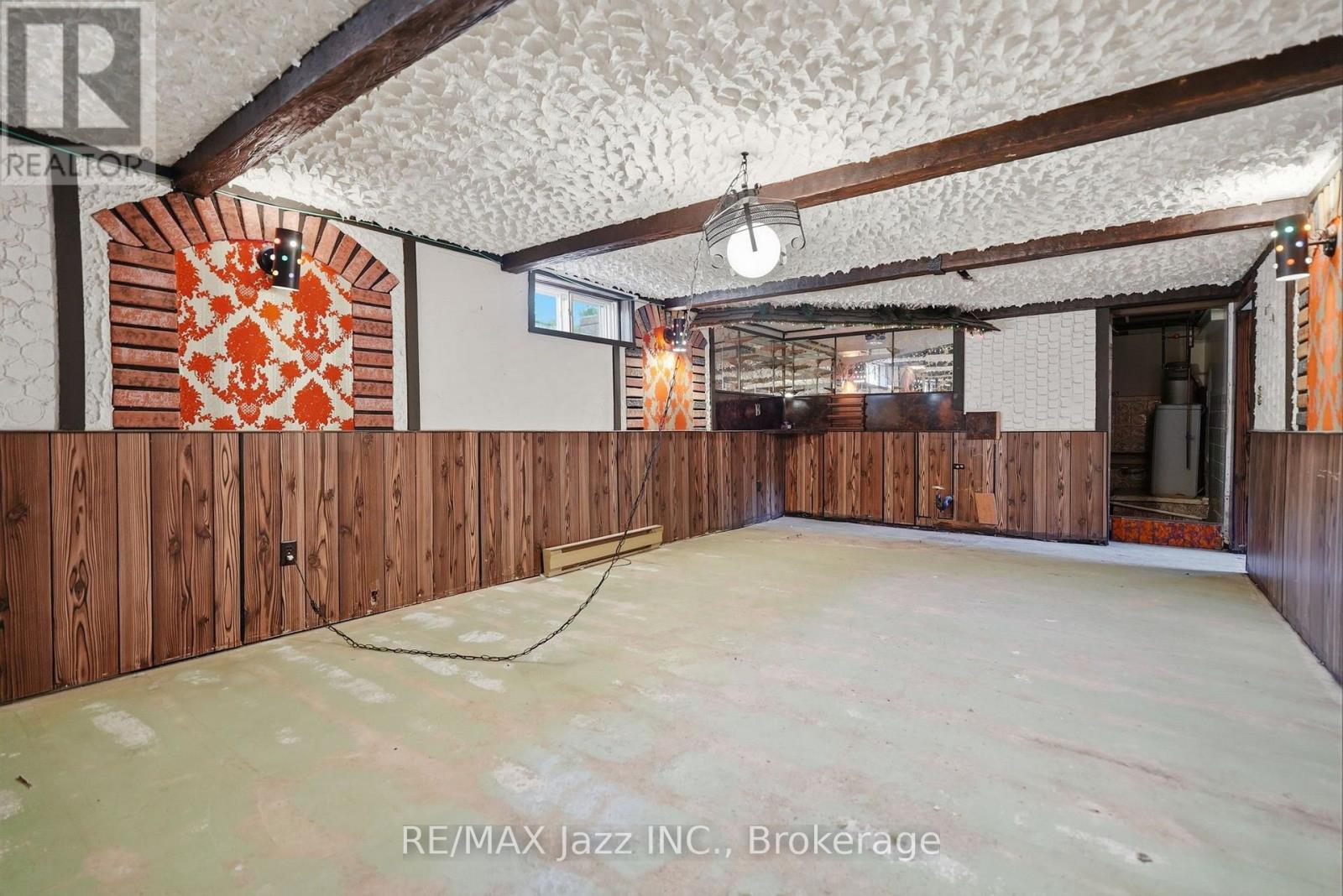346 Conlin Road E Property Photo 36