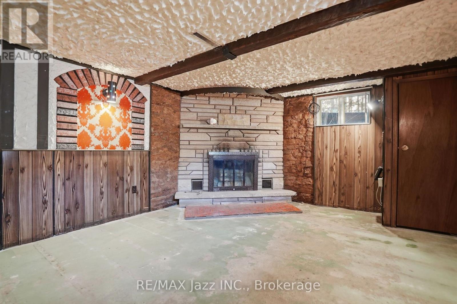 346 Conlin Road E Property Photo 39