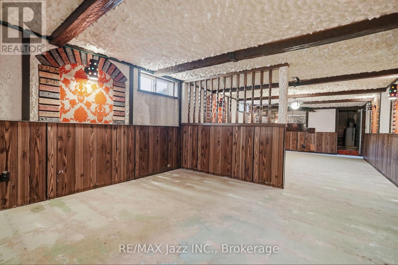 346 Conlin Road E Property Photo 42