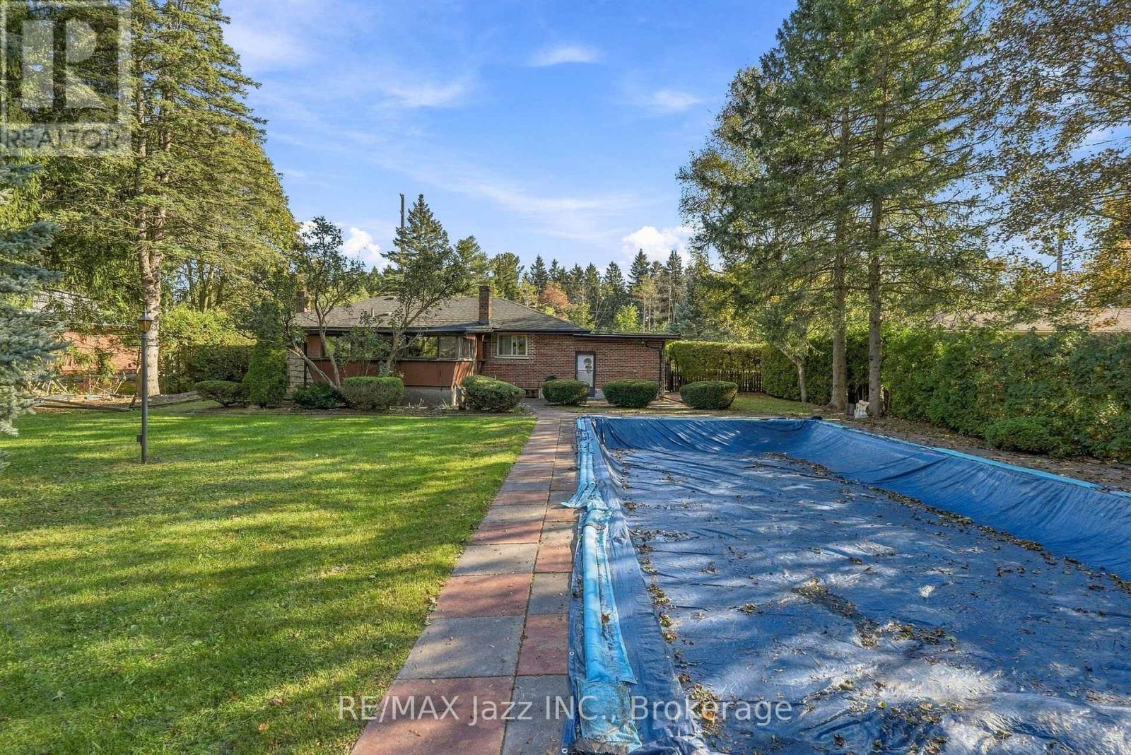 346 Conlin Road E Property Photo 46
