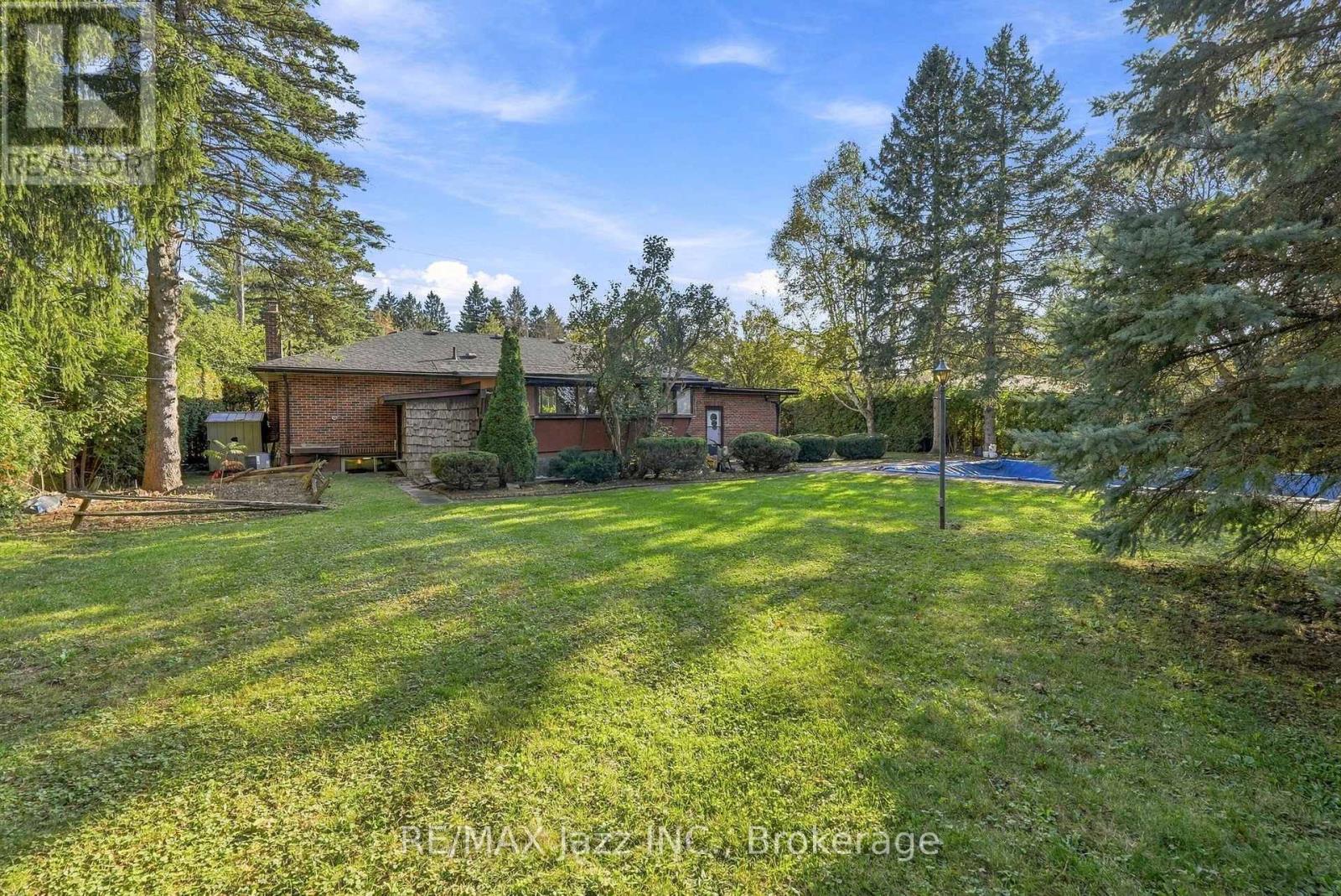 346 Conlin Road E Property Photo 47