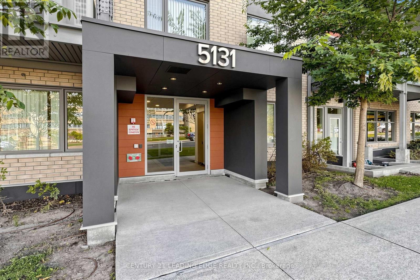 102 - 5131 Sheppard Avenue E Property Photo 4