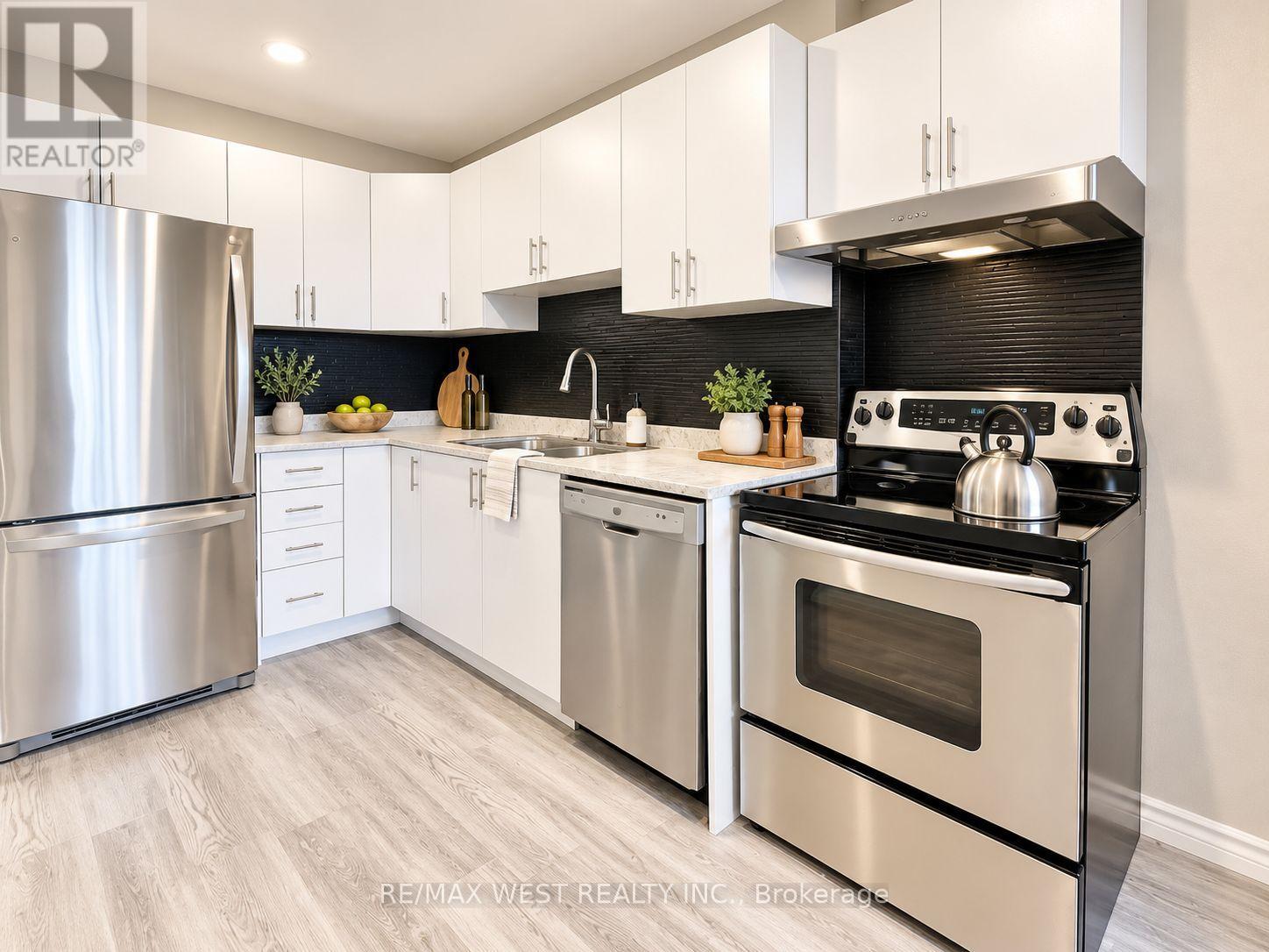 306 - 4062 Lawrence Avenue E Property Photo 6