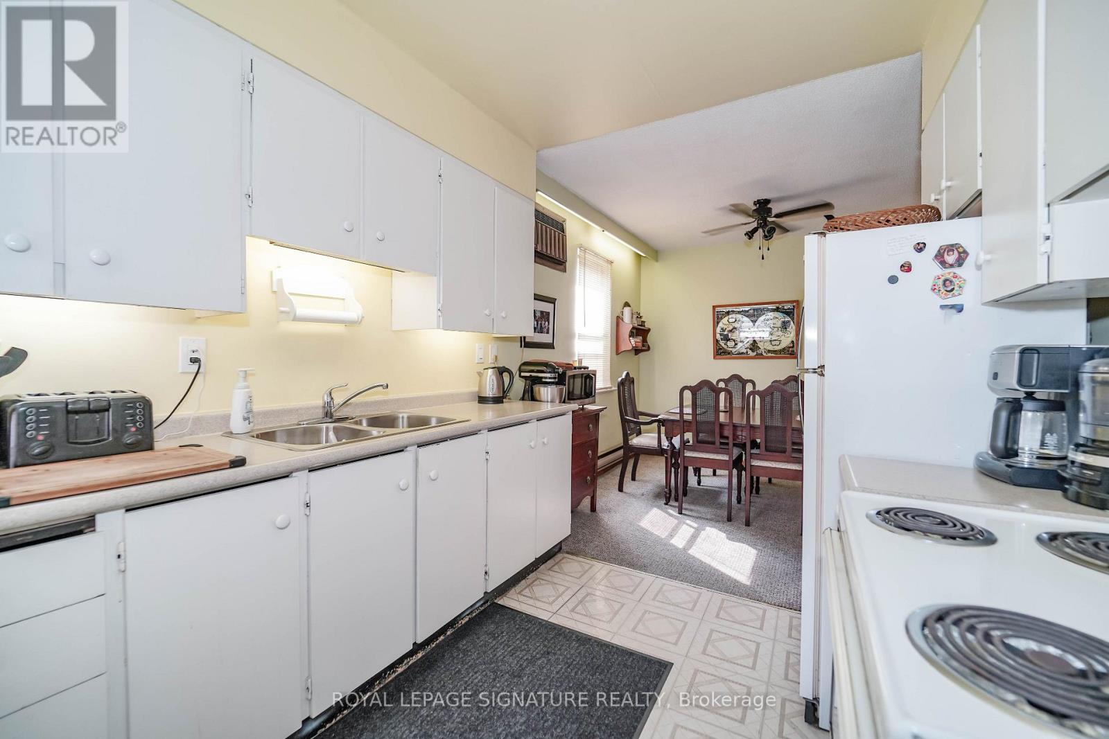 1004 Kingston Road Property Photo 20