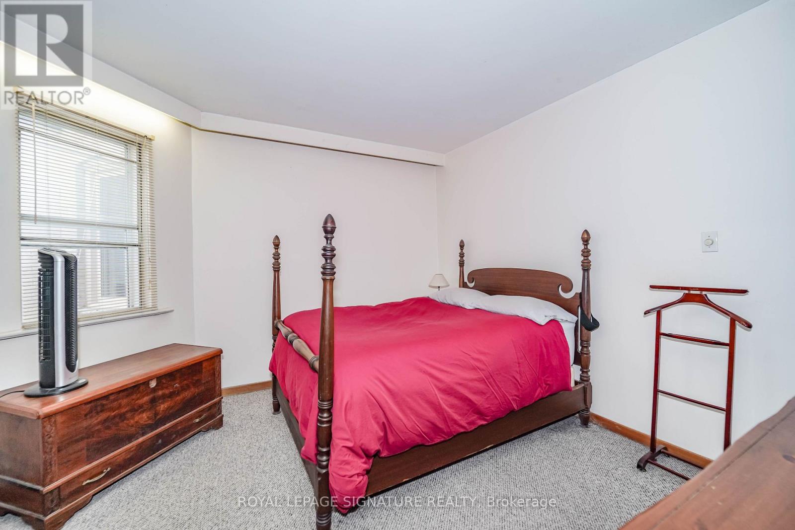 1004 Kingston Road Property Photo 22
