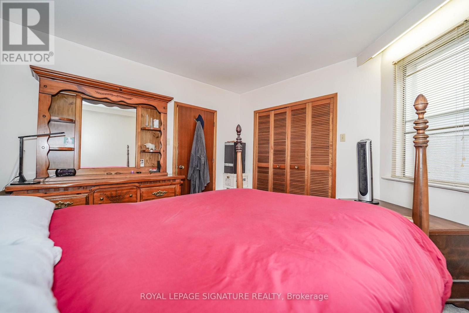 1004 Kingston Road Property Photo 23