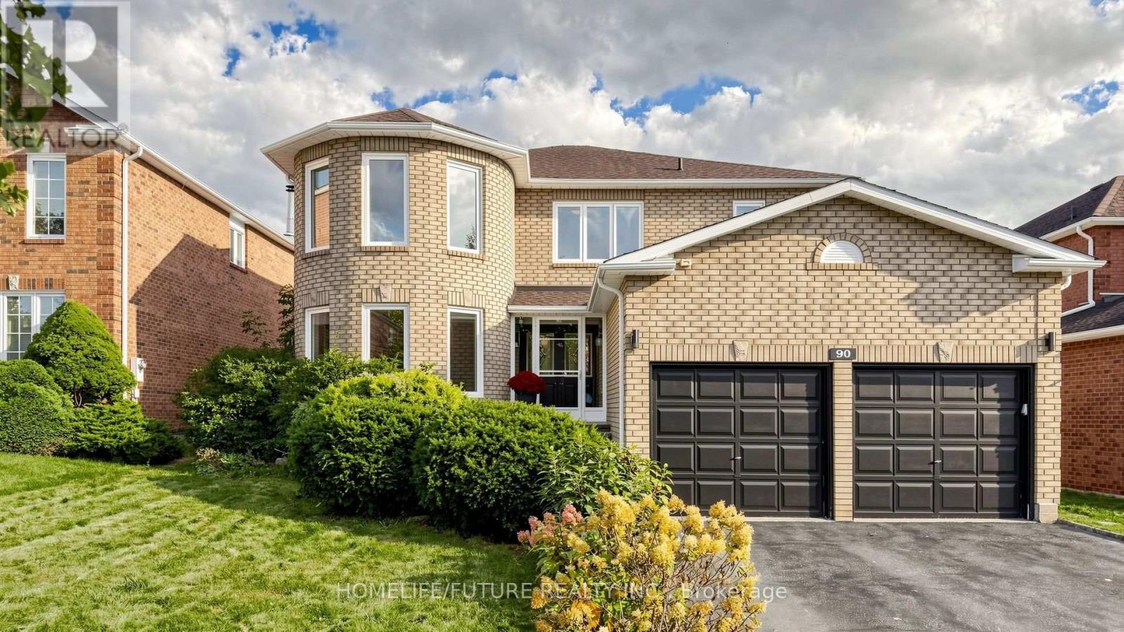 90 Bedell Crescent Property Photo 2