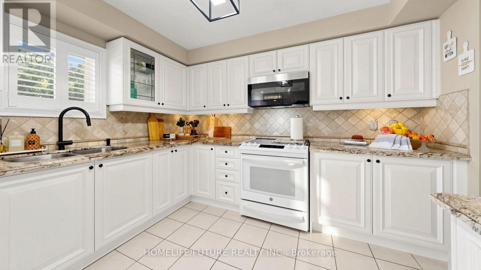 90 Bedell Crescent Property Photo 11