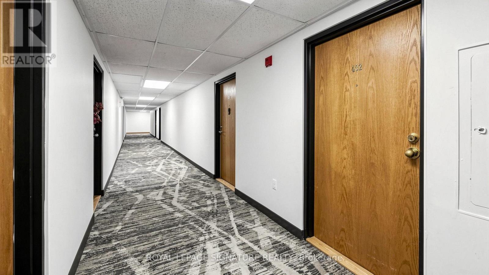 402 - 454 Centre Street S Property Photo 3