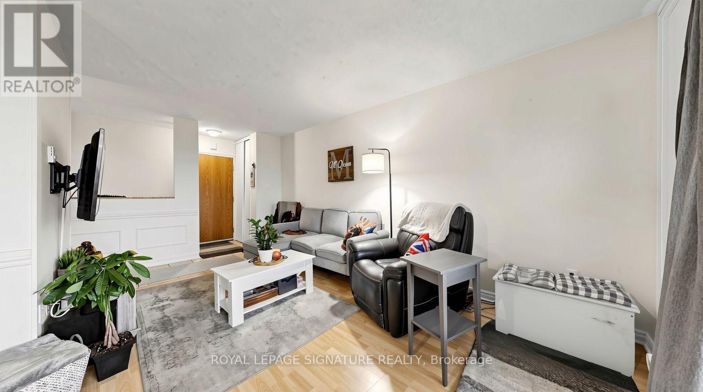 402 - 454 Centre Street S Property Photo 5