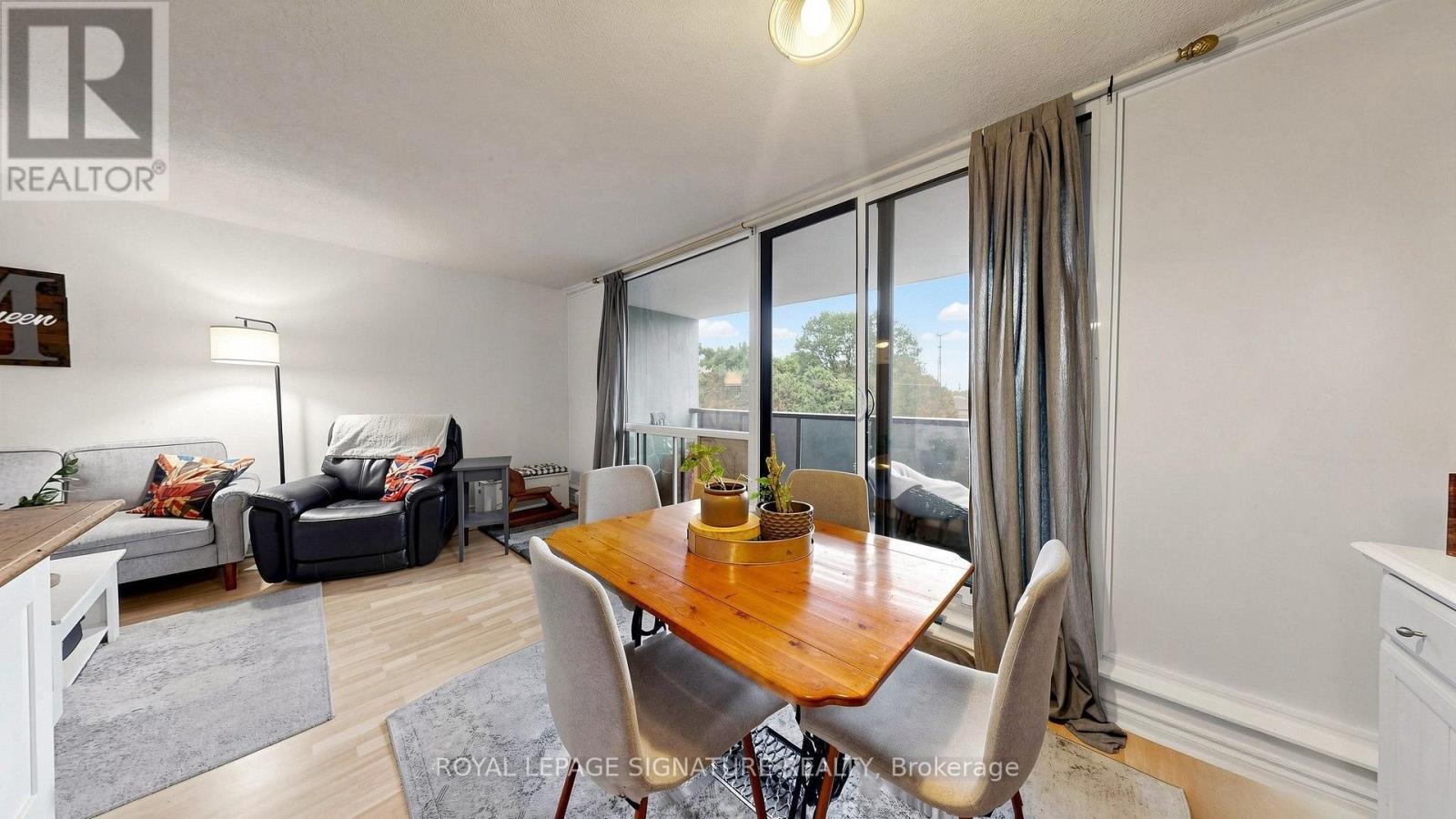 402 - 454 Centre Street S Property Photo 9