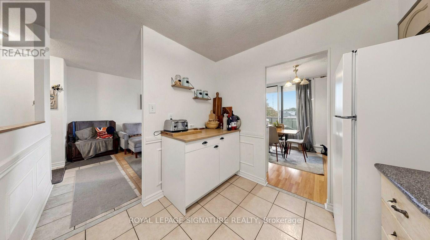 402 - 454 Centre Street S Property Photo 14