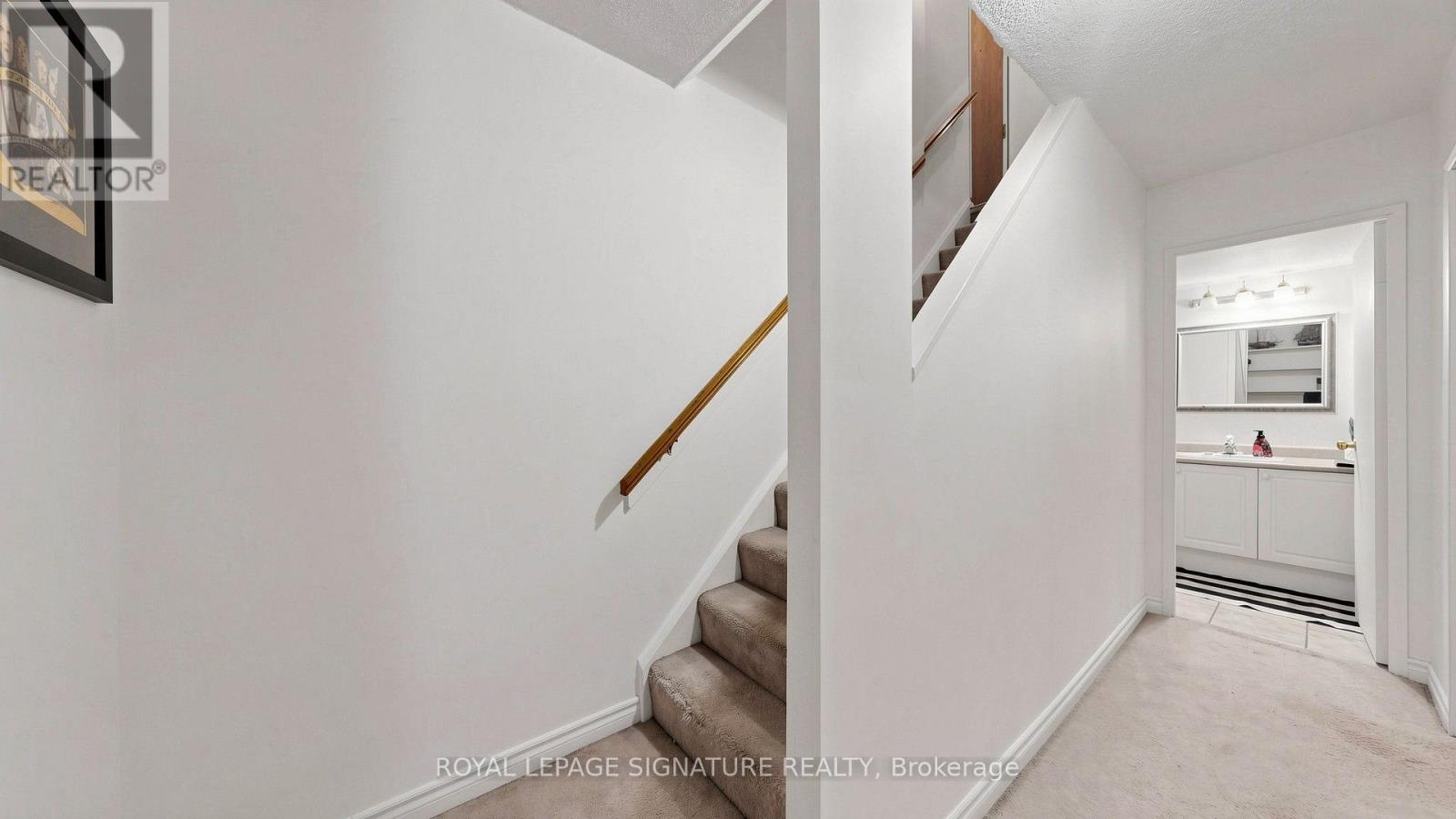 402 - 454 Centre Street S Property Photo 15