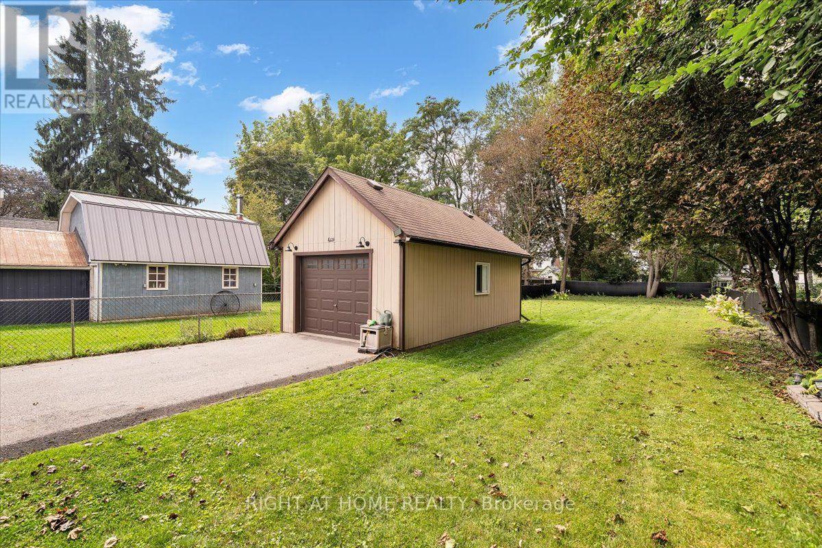 176 Burk Street Property Photo 10