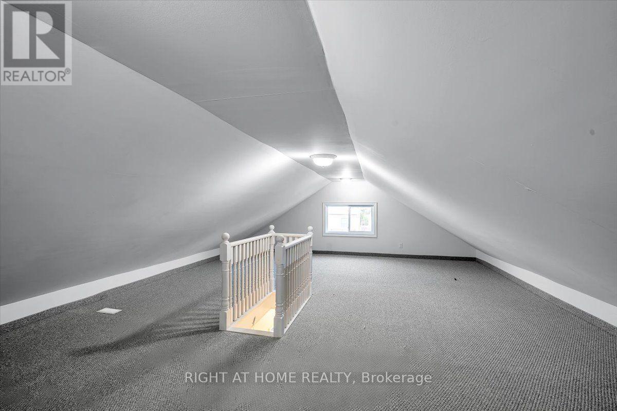 176 Burk Street Property Photo 30
