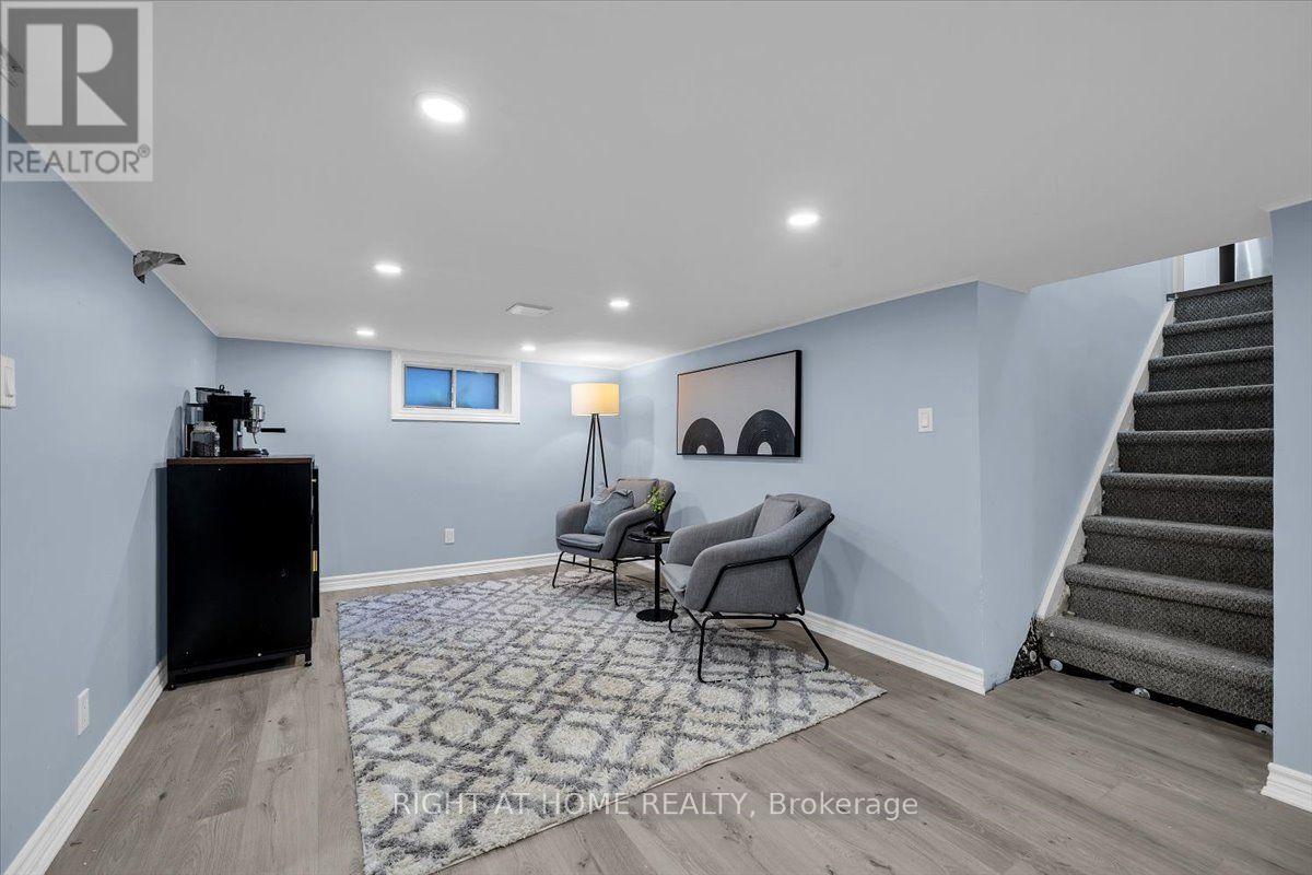 176 Burk Street Property Photo 33