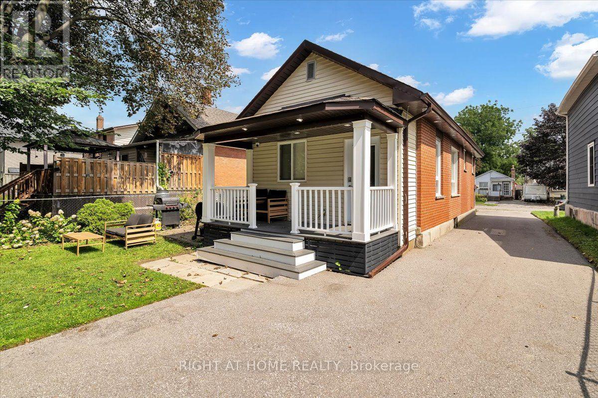 176 Burk Street Property Photo 40