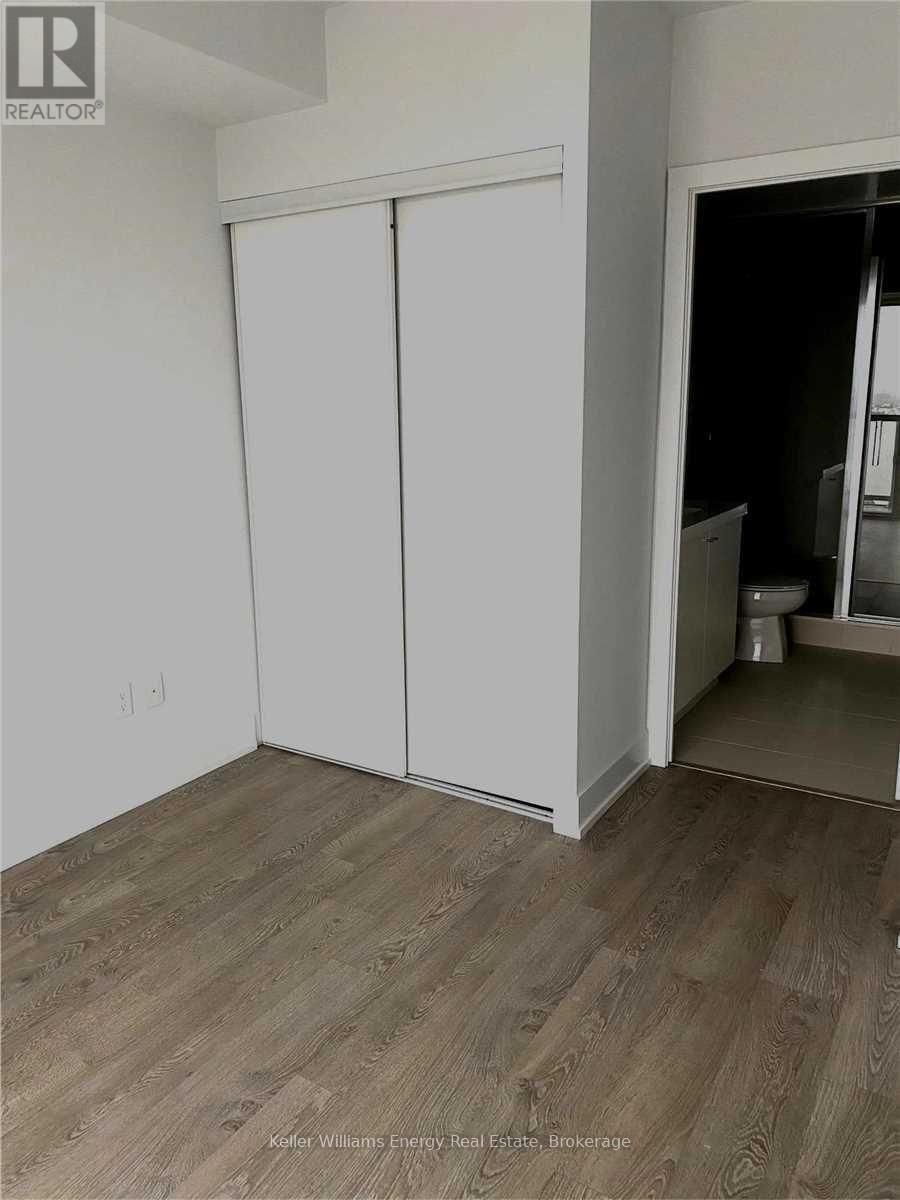 604 - 2550 Simcoe Street N Property Photo 3