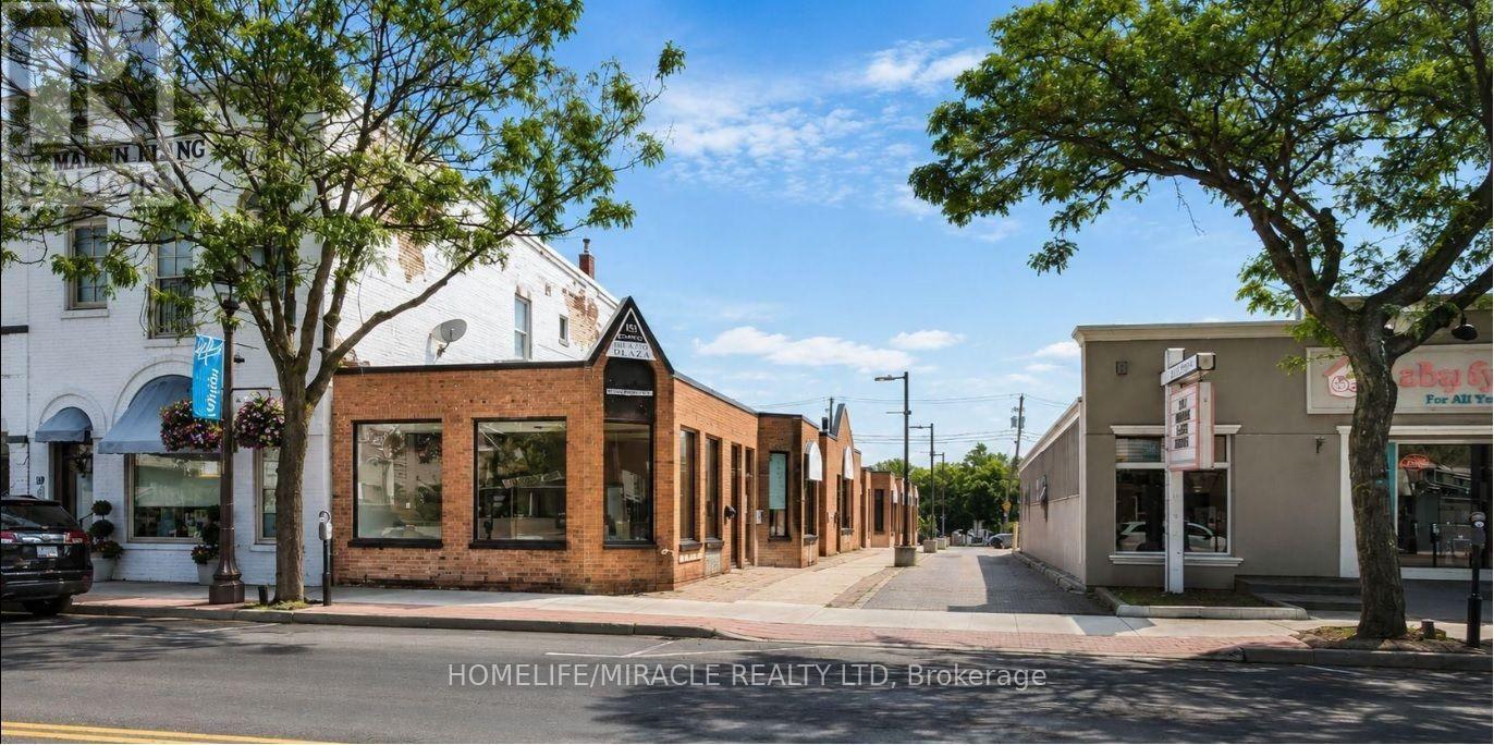 4 - 153 Brock Street N Property Photo 2
