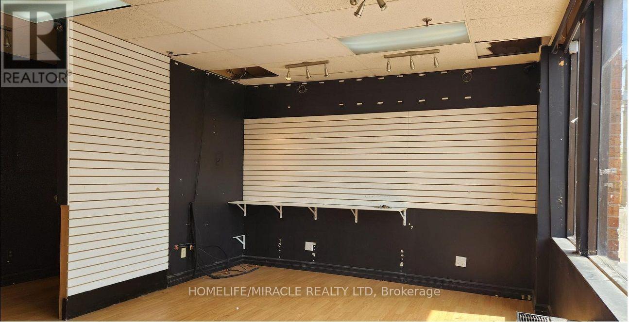4 - 153 Brock Street N Property Photo 8