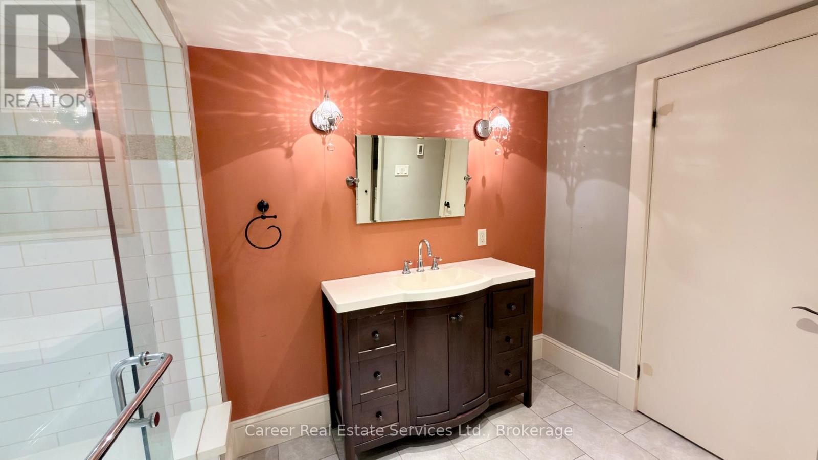 995 Cedar Street Property Photo 23