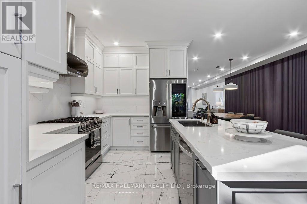 281 Warden Avenue Property Photo 15