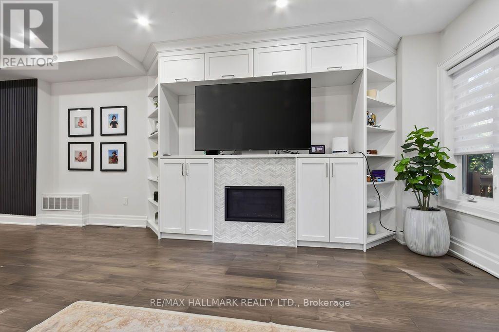 281 Warden Avenue Property Photo 22