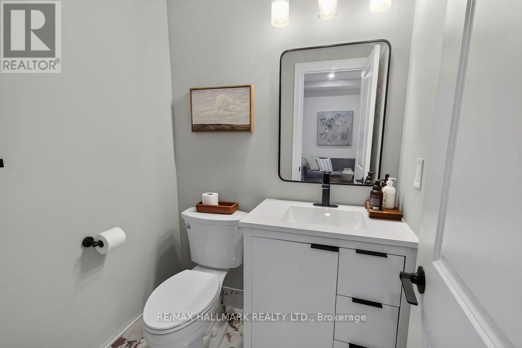 281 Warden Avenue Property Photo 24