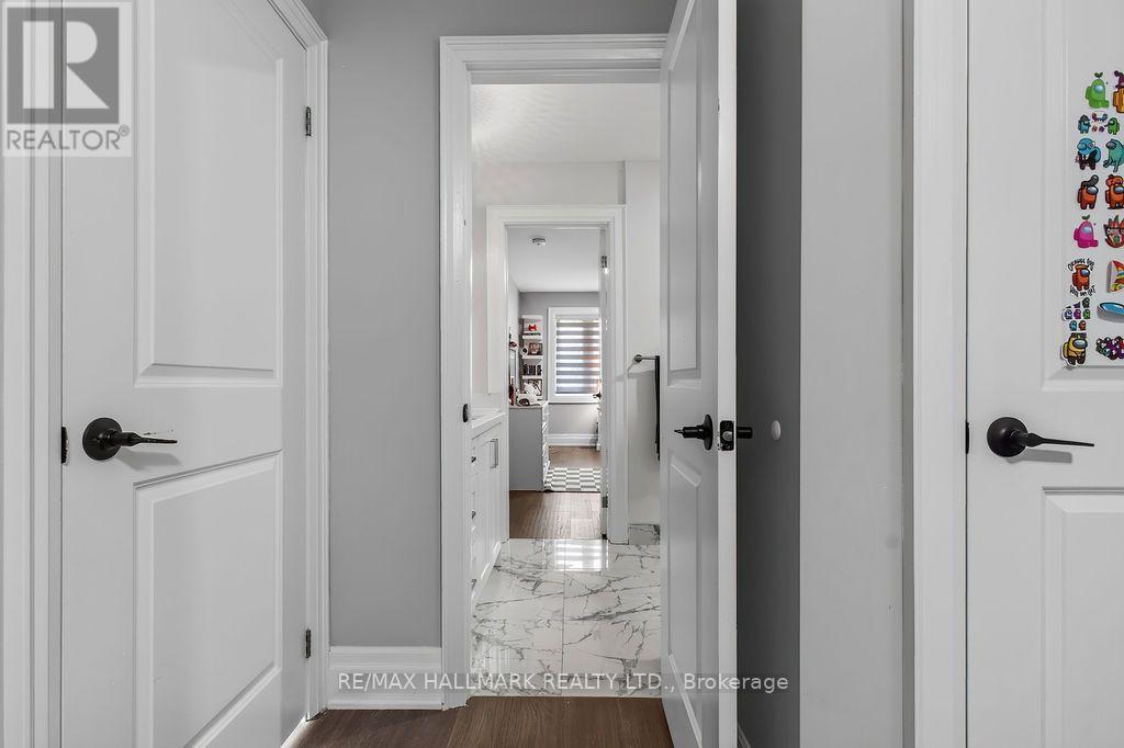 281 Warden Avenue Property Photo 33