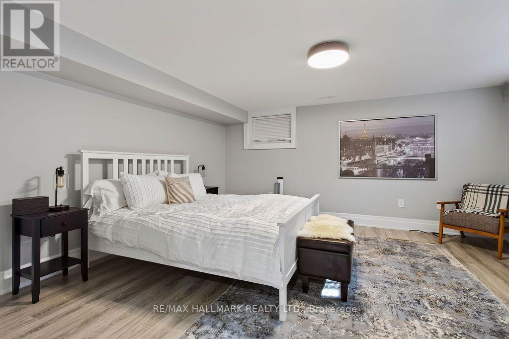 281 Warden Avenue Property Photo 43