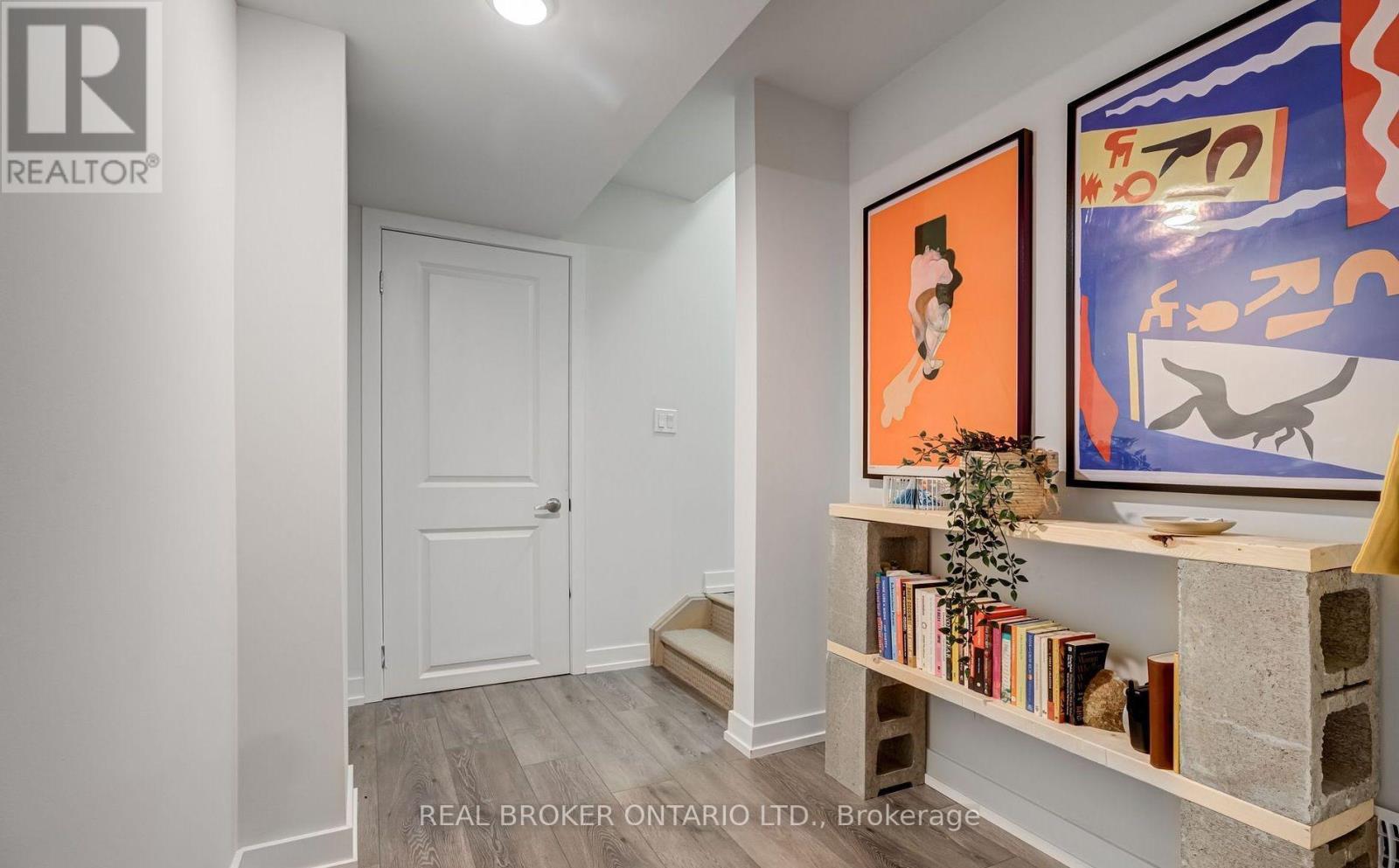 20a - 400 Finch Avenue Property Photo 6