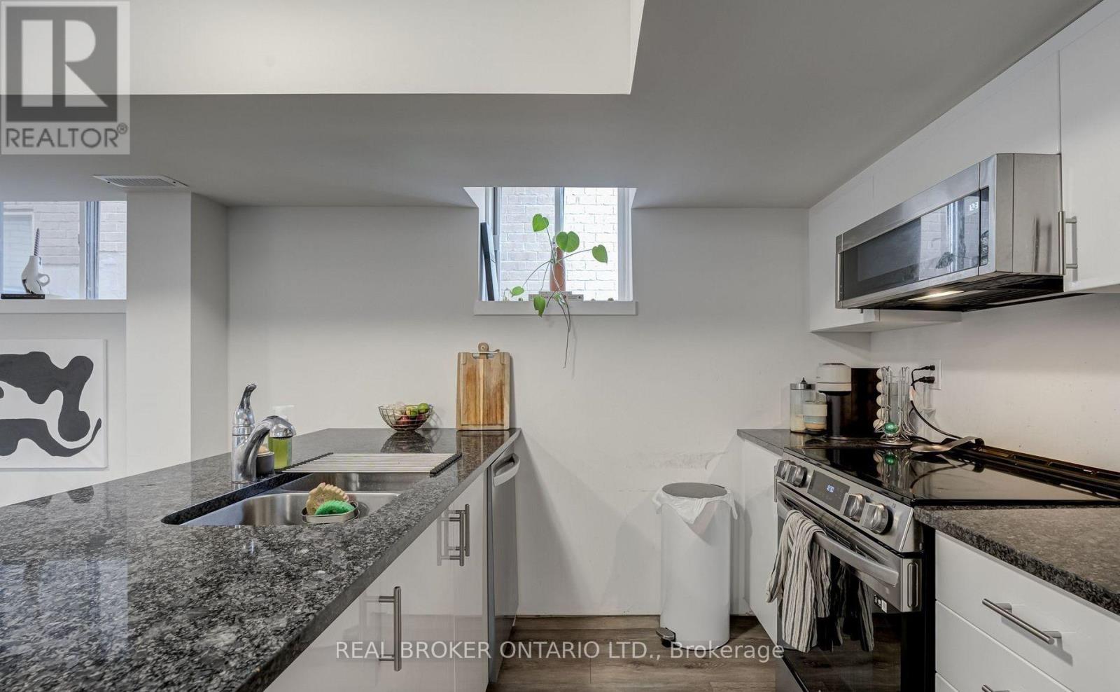 20a - 400 Finch Avenue Property Photo 21