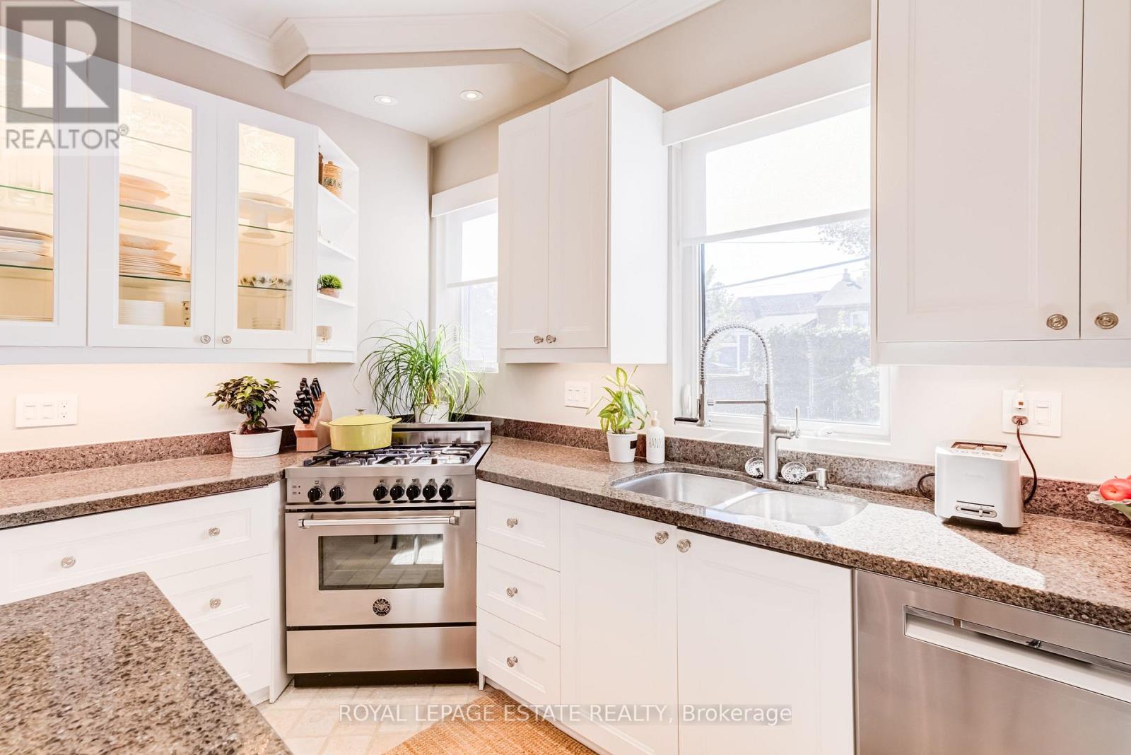 140 Bingham Avenue Property Photo 16