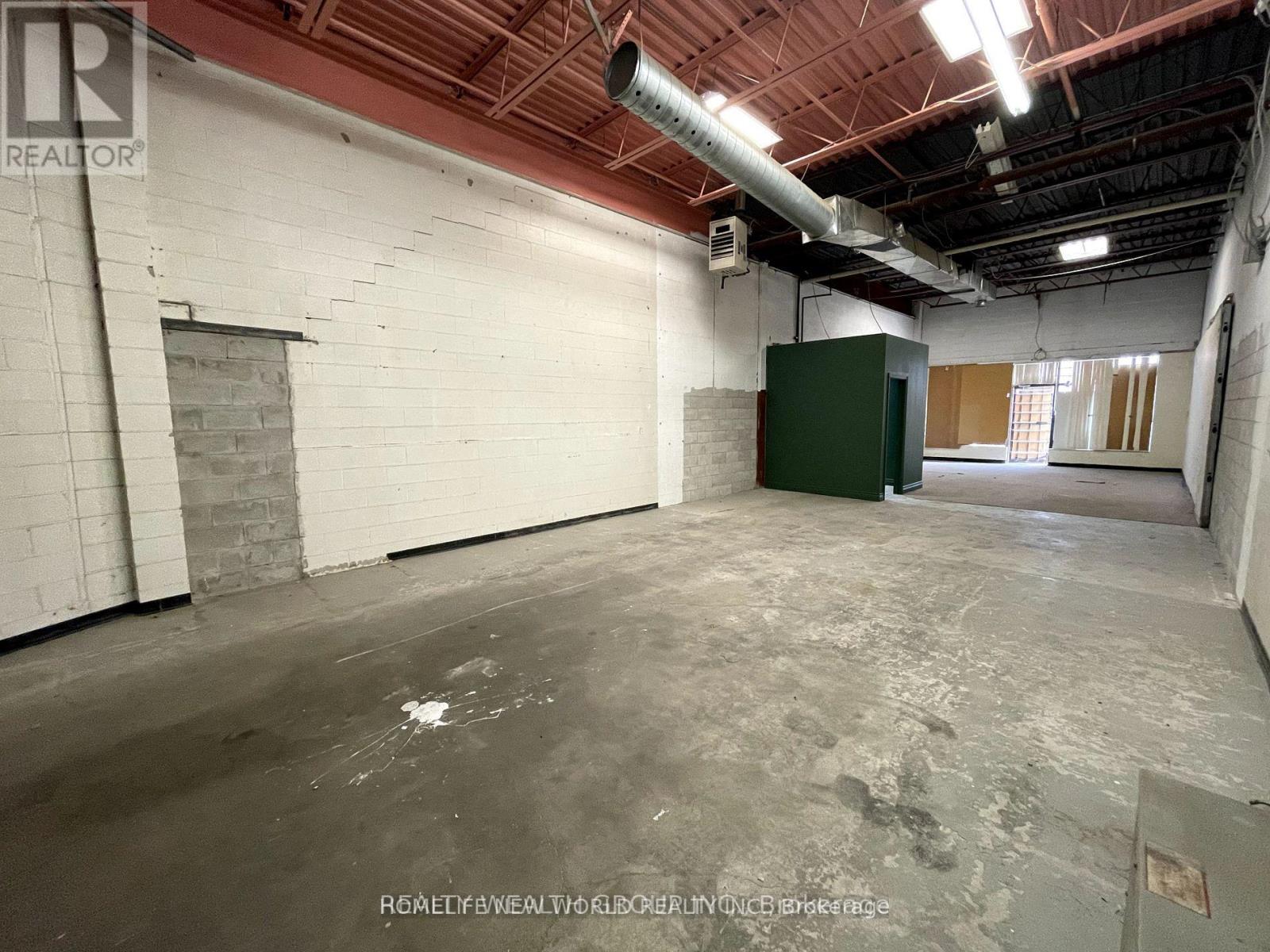 A16 - 63 Silver Star Boulevard Property Photo 4