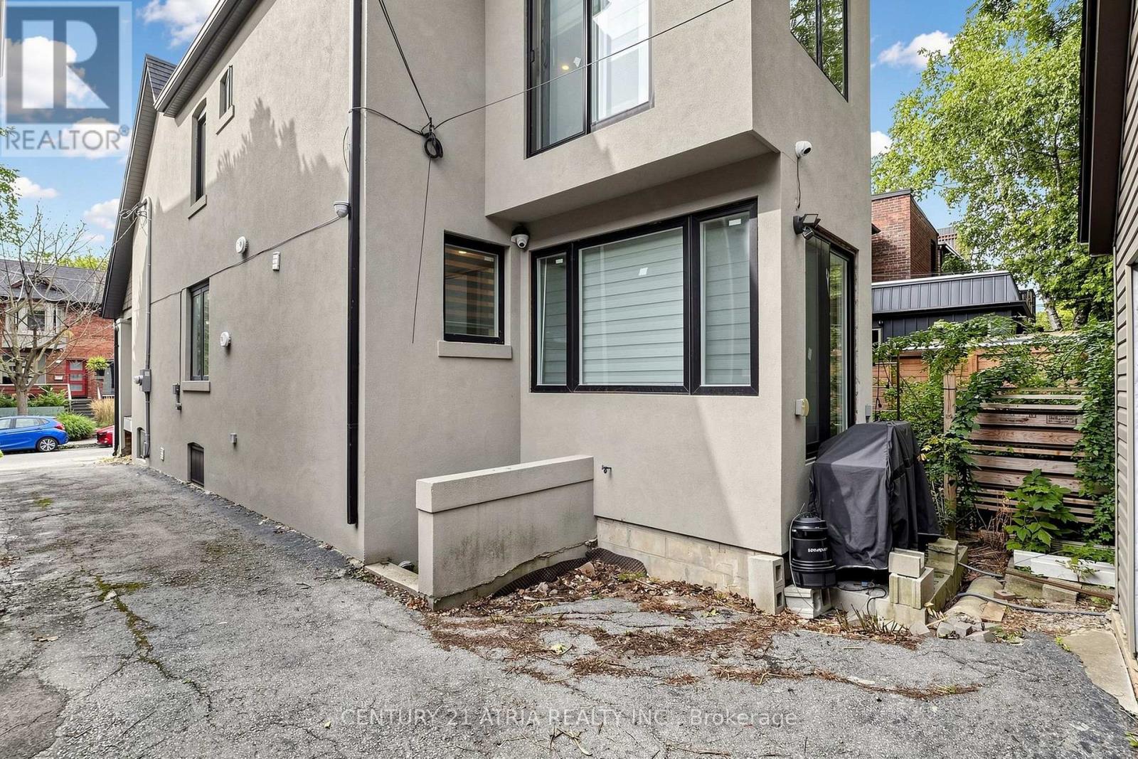 5 Bertmount Avenue Property Photo 44