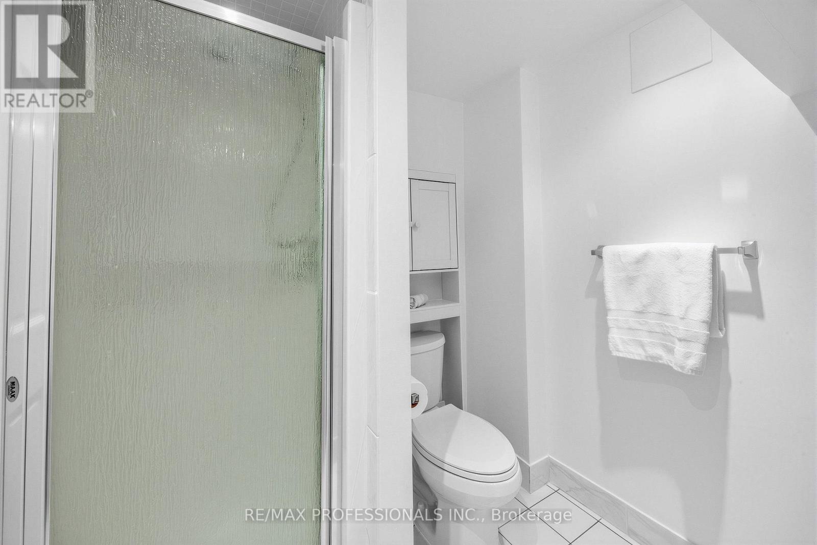 1013 Centre Street S Property Photo 26